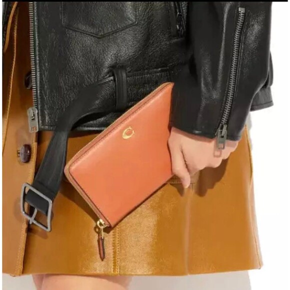 New Coach CH801 Accordion Zip Wallet Refined Calf Leather Faded Orange - Picture 2 of 3